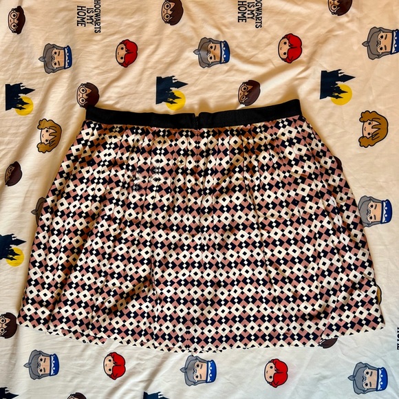 J. Crew Pink Diamond Tile 100% Silk Pleated Short Skirt Size 10 - Picture 3 of 9